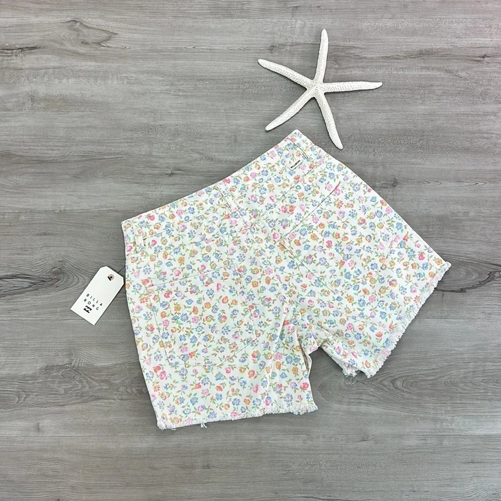☀️BILLABONG☀️ HOW BOUT THAT FLORAL JEAN SHORTS